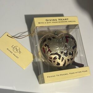 Lenox Gold Giving Heart Ornament